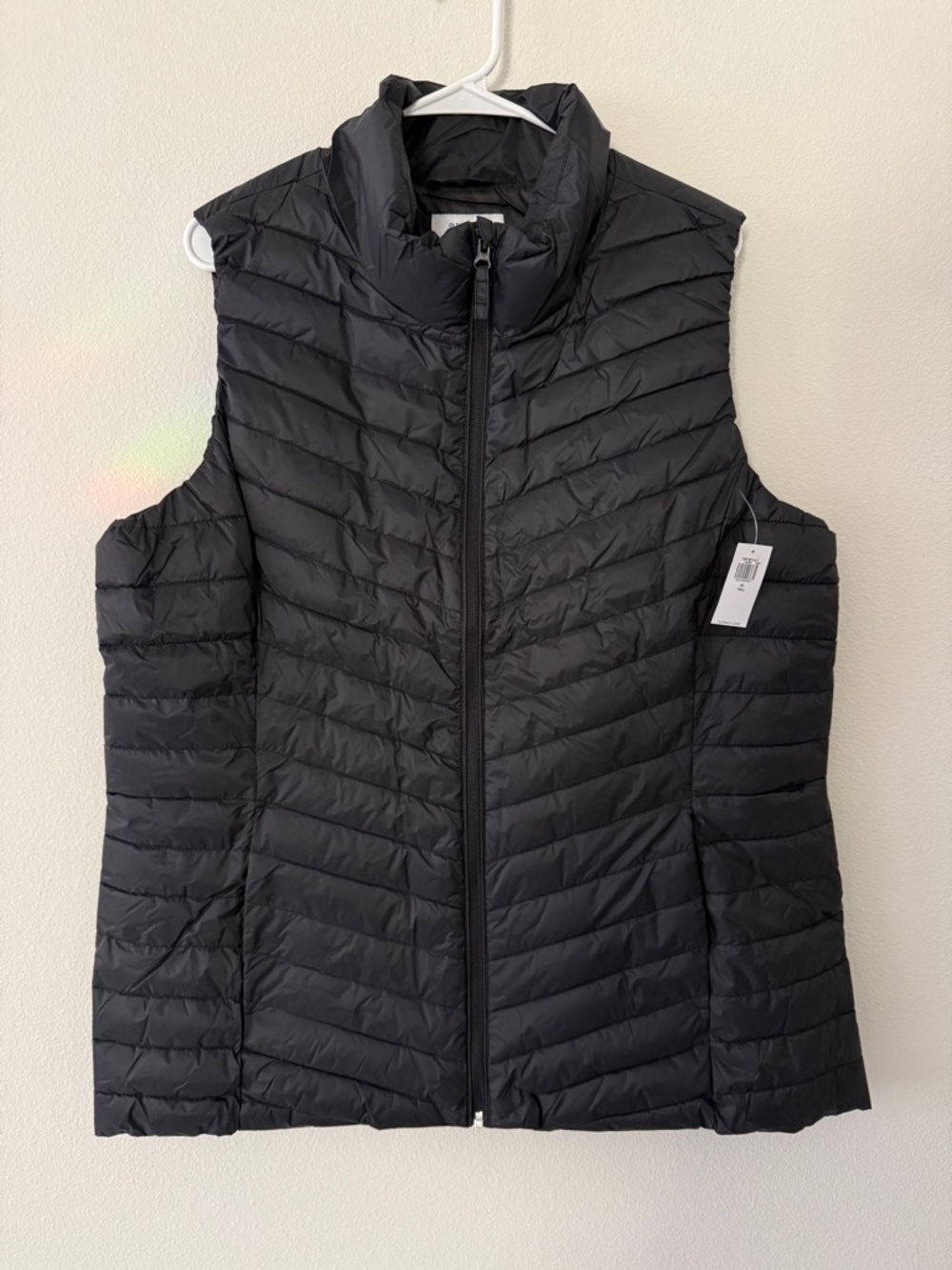 XLT Narrow Channel Quilted Puffer Vest Black Women’s XL Tall Activewear Old Navy - Picture 2 of 7